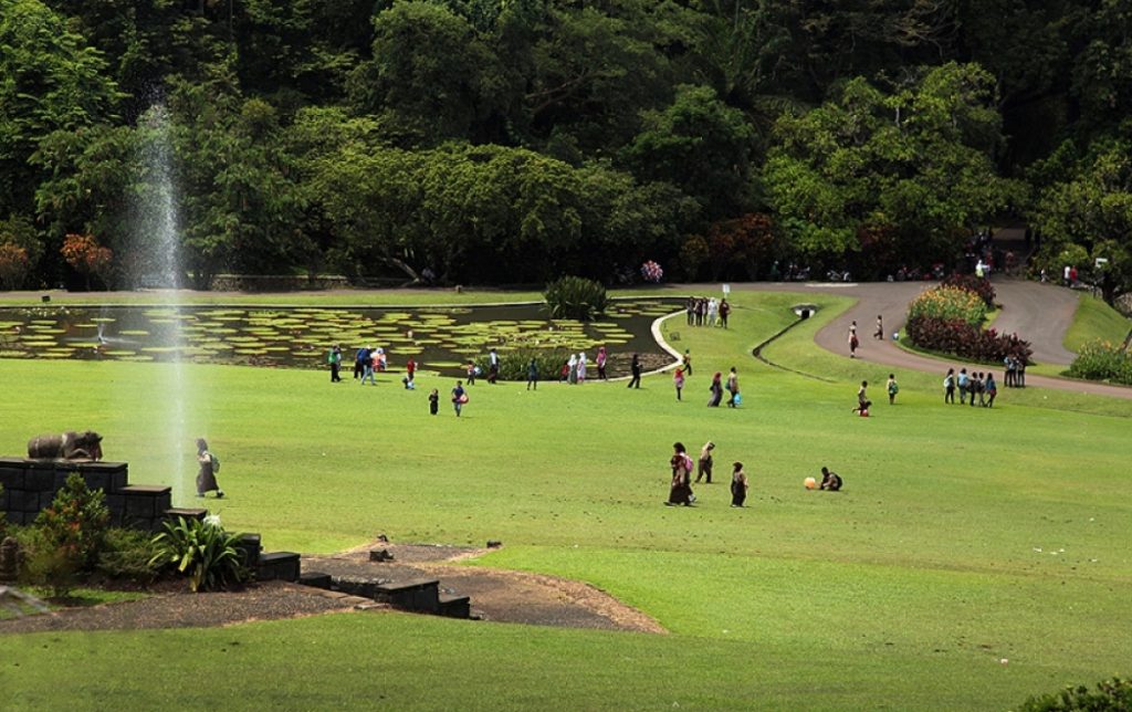 kebun raya bogor - Tempat Wisata di Bogor